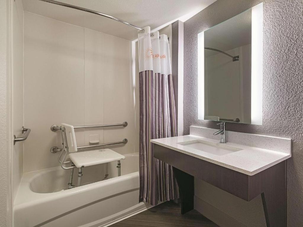 La Quinta By Wyndham Dallas Plano West Экстерьер фото